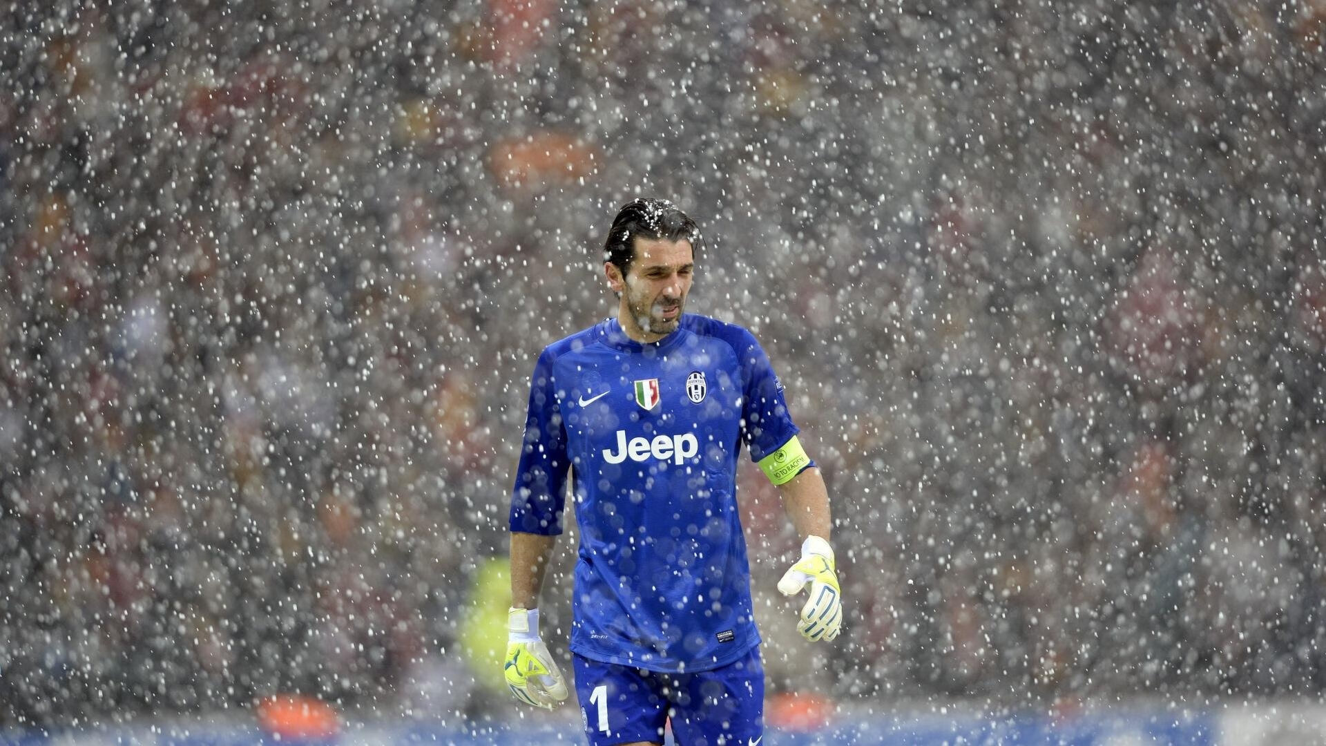 九游APP官网-_老鹰速度快，场上节奏紧凑激烈_，老鹰飞得快不快